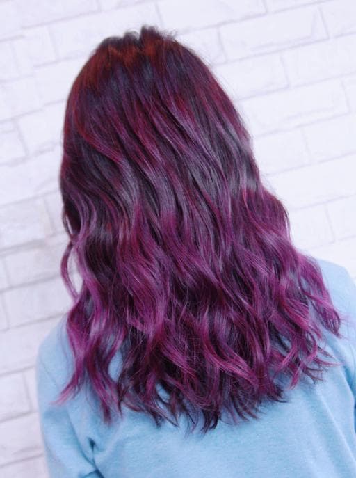 女生過肩長髮、紫色系、balayage