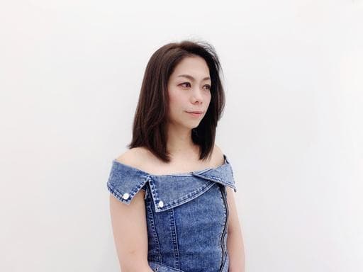 女生中長髮、染髮、霧面質感