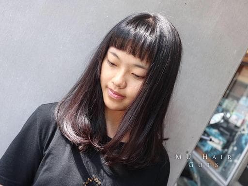 及肩中長卷髮、高雄剪髮、黑茶髮色