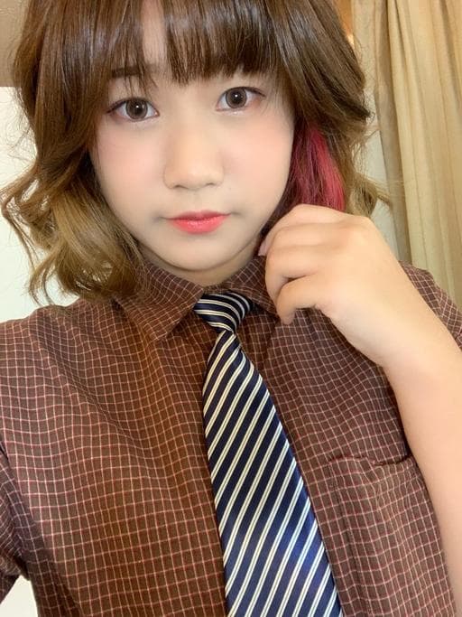 女生短髮、女生染髮、電棒造型