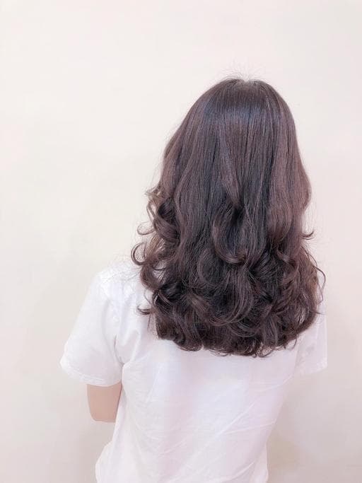女生中長髮、燙卷、燙髮