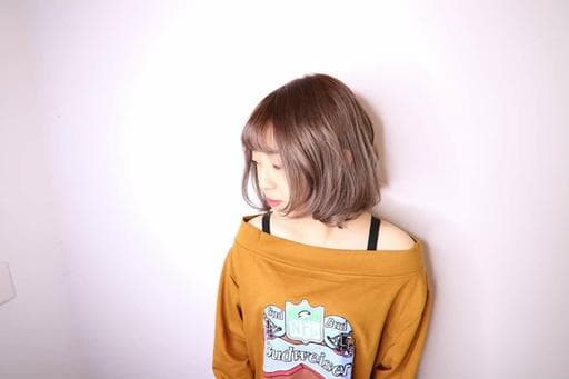 女生短髮、漂色、電棒造型