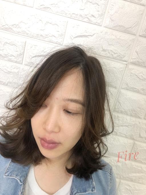 女生中長髮、女生染髮、電棒造型