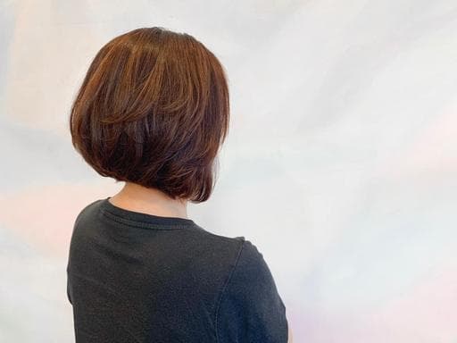 女生短髮、燙卷、微捲