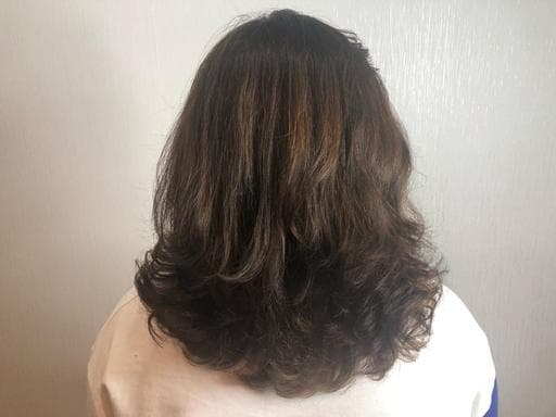 女生中長髮、溫塑燙、外翻大捲髮型