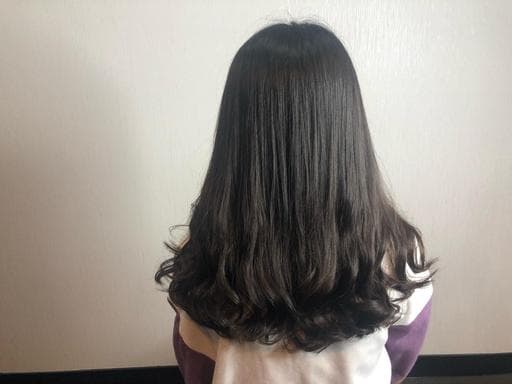 女生長髮、溫塑燙、外翻大捲髮型