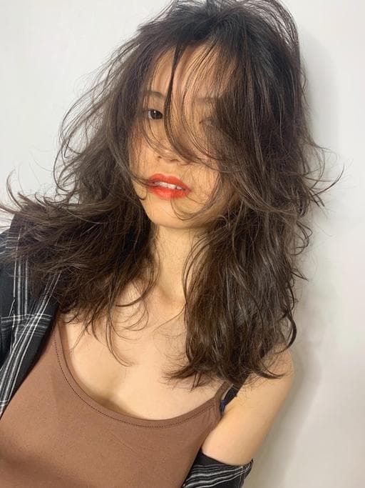 女生中長髮、燙卷、浪漫大卷