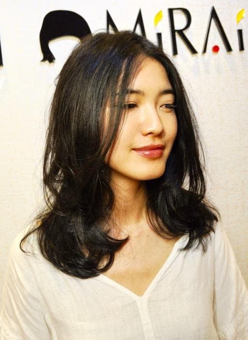 女生長髮