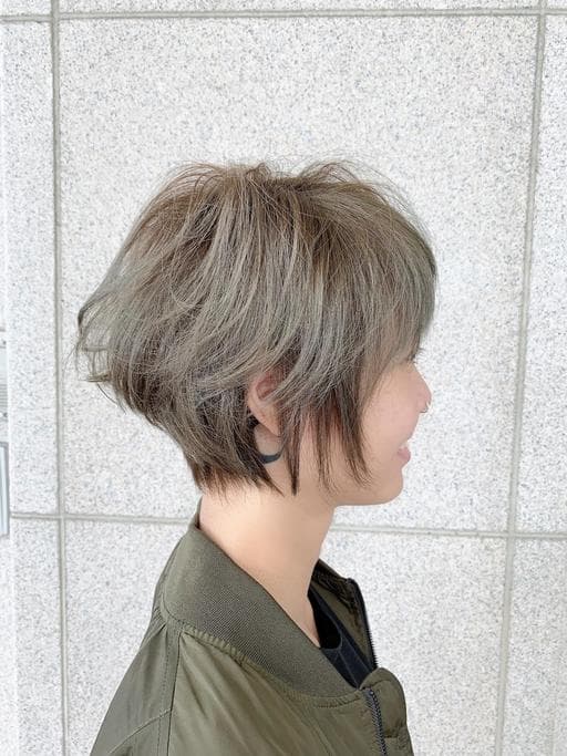 女生短髮、女生染髮、漂色