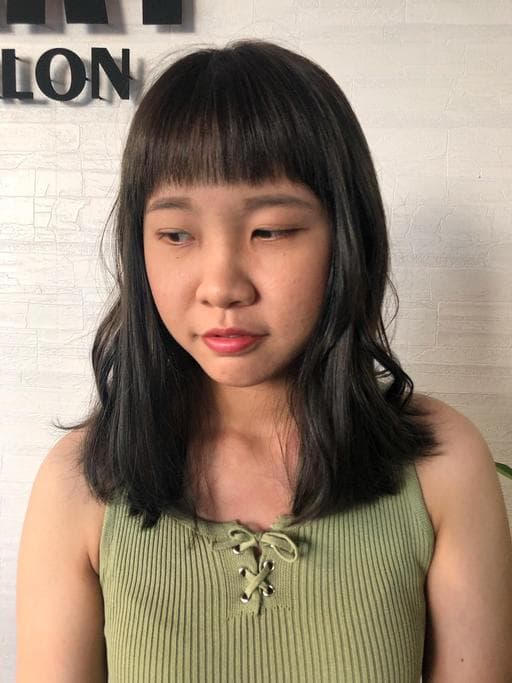 女生中長髮、染髮、霧面質感