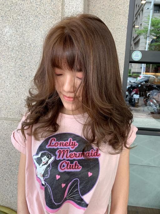 女生長髮、女生染髮、不用漂髮