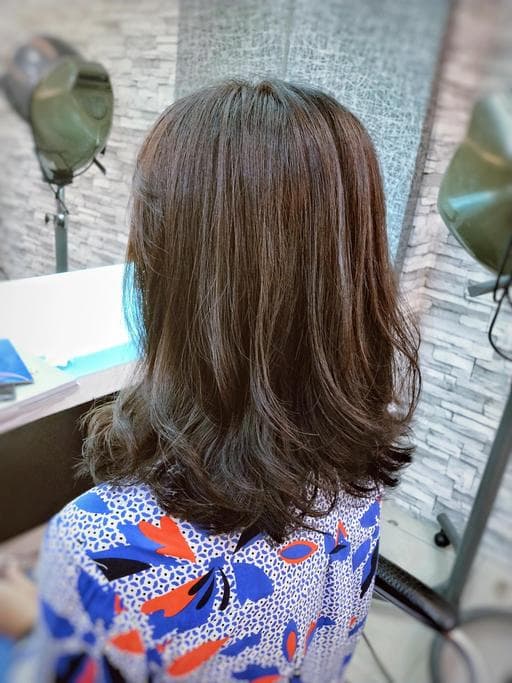 女生中長髮、燙卷、質感溫塑