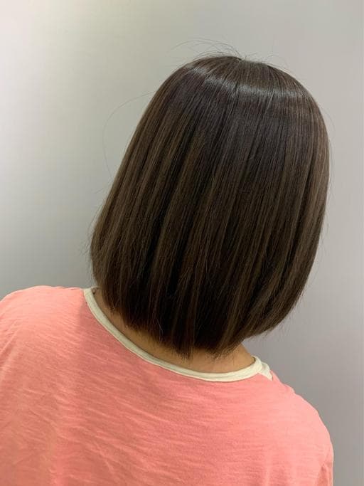 女生短髮、染髮、霧面質感