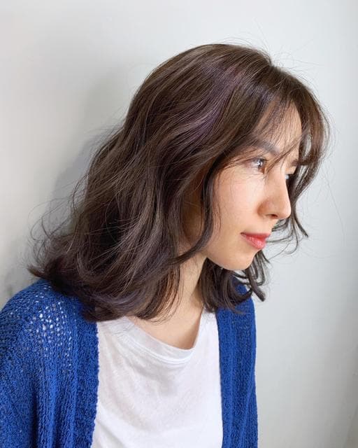 女生中長髮、漂色、布朗尼髮色