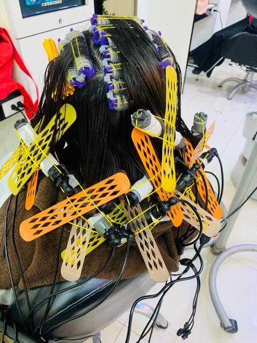女生中長髮、微捲、女生染燙
