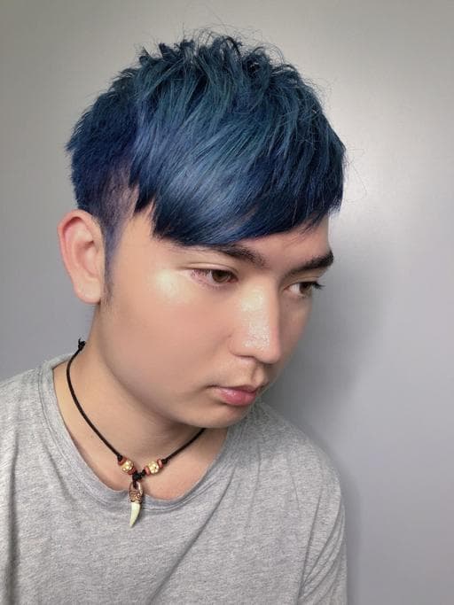 男生短髮、漂色、丹寧藍