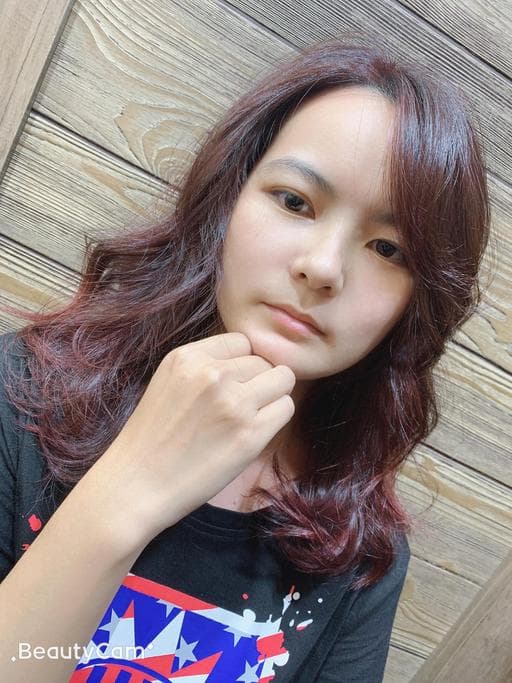 珊瑚橘色、女生中長髮、泰迪熊卷髮