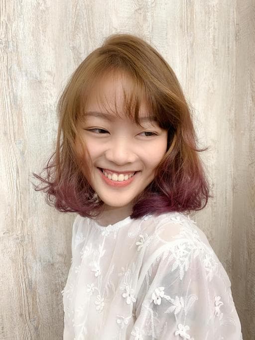 女生短髮、灰色系、電棒造型