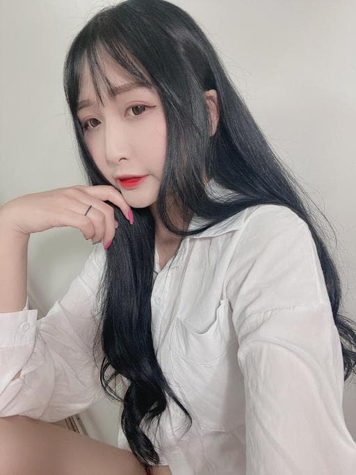 女生長髮