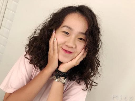 女生中長髮、燙卷、長鮑伯