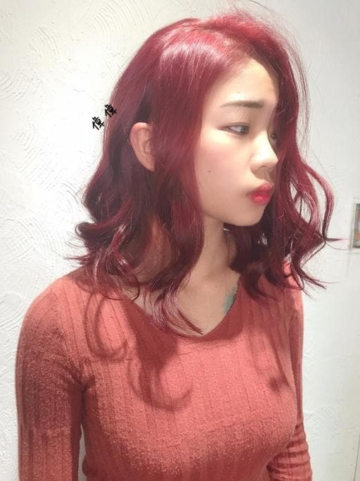 女生中長髮、特殊色、漂色