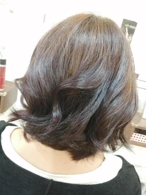 女生短髮、漂色、電棒造型
