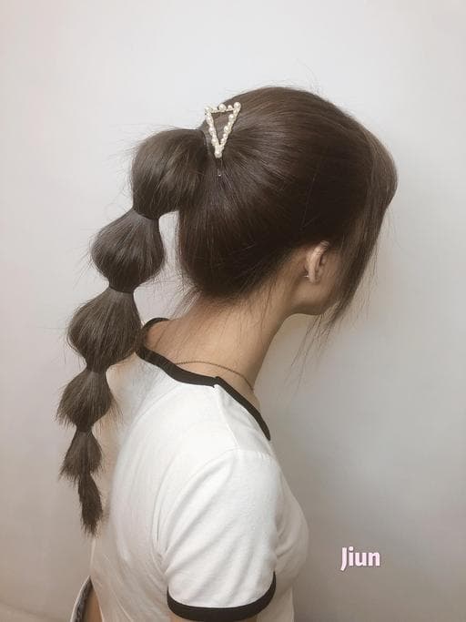 女生長髮、短瀏海、馬尾女孩兒