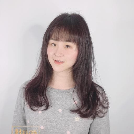 女生長髮、女生染髮、莓果色
