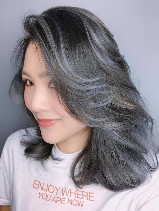 女生中長髮