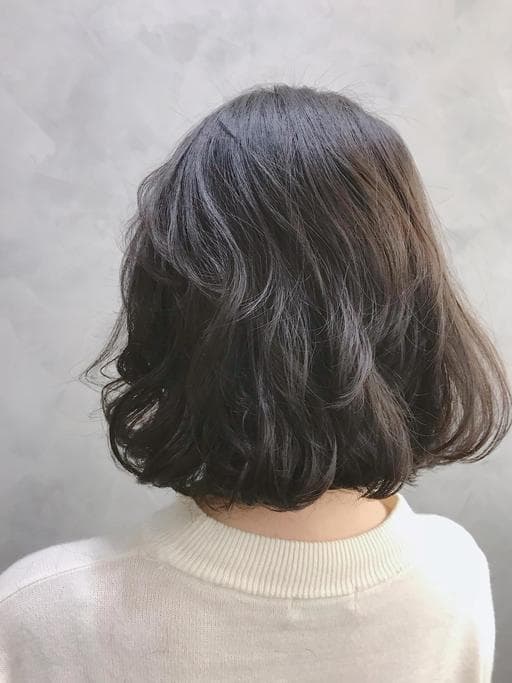 女生短髮、長瀏海、溫塑燙