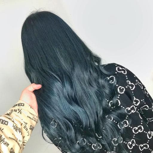 女生長髮