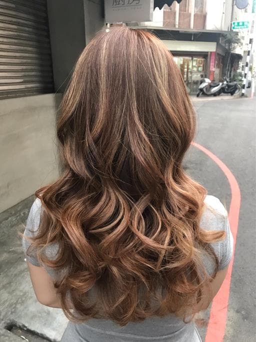 漂色、女生長髮、電棒造型
