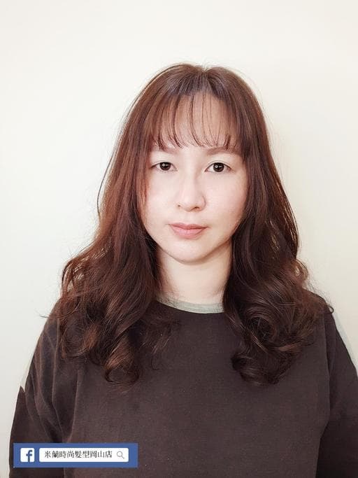 女生長髮