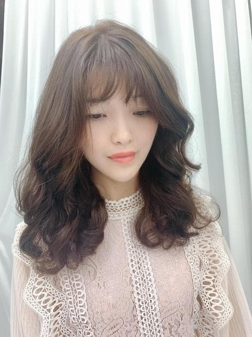 女生中長髮