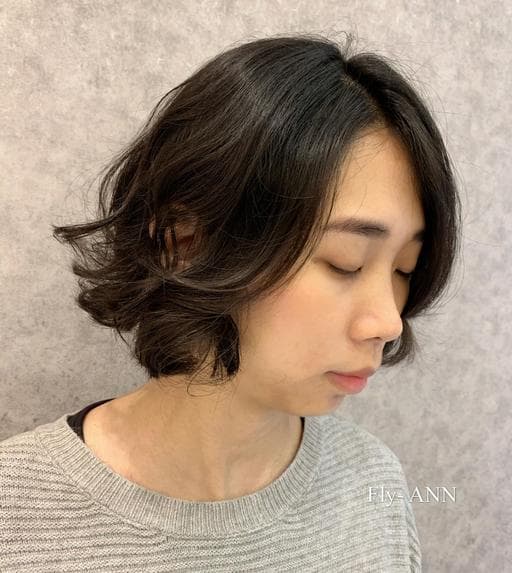 女生短卷髮-(耳下肩上)、圓臉、新竹剪髮
