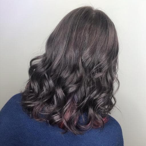 女生中長髮、漂色、灰色系