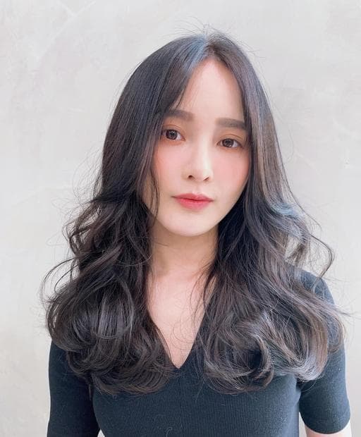 女生中長髮、女生染髮、短瀏海