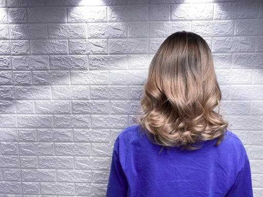 女生中長髮、咖啡色系、棕色系