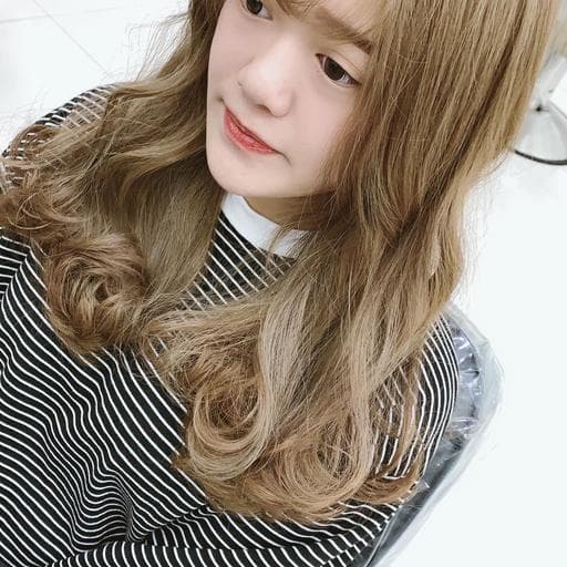 長瀏海、漂色、女生長髮