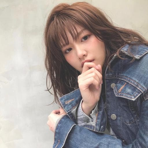 女生中長髮、女生染髮、短瀏海