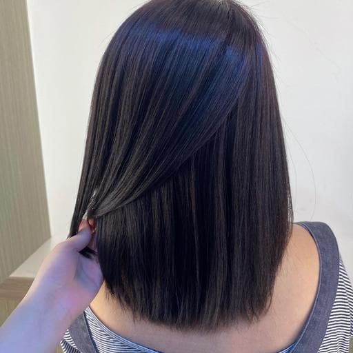 女生中長髮、電棒造型、粗硬髮