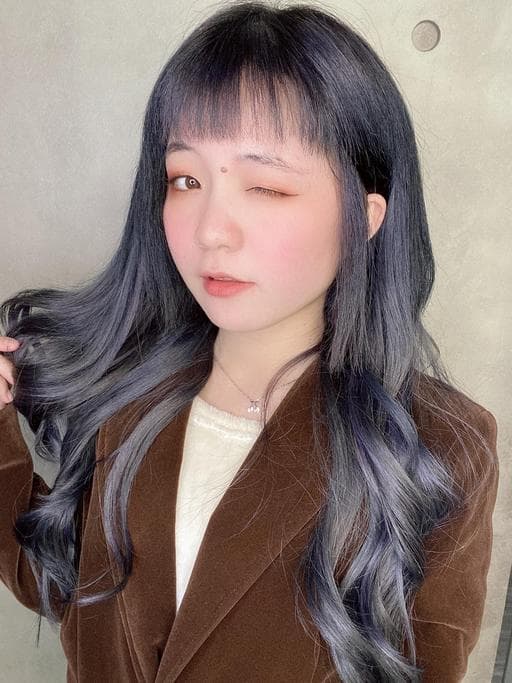 女生長髮、短瀏海、細軟髮