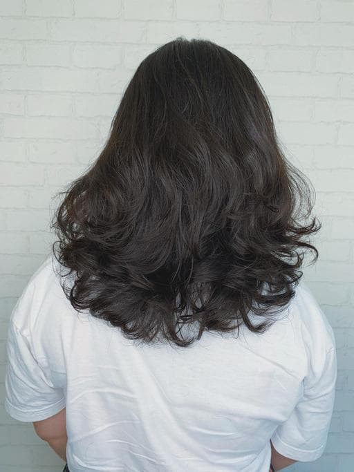女生中長髮、長瀏海、慵懶風