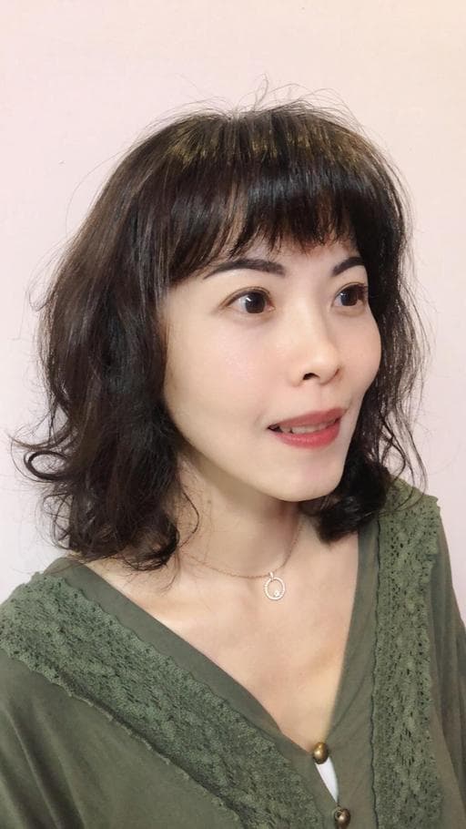 女生中長髮、女生染燙、質感溫塑