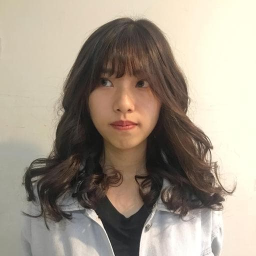 女生長髮、女生染燙、八字瀏海