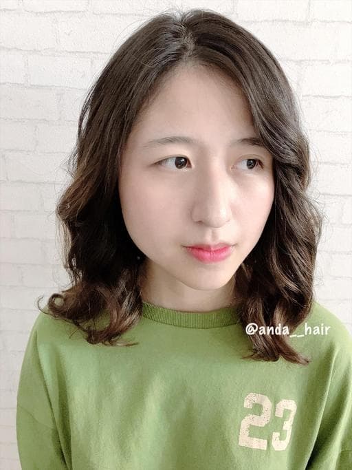 女生中長髮、長瀏海、溫塑燙