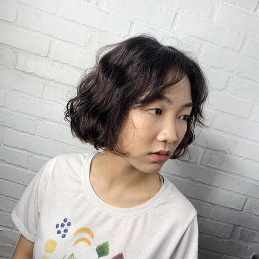 女生短髮、長瀏海、溫塑燙