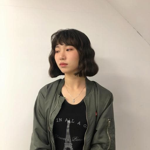 女生中長髮、短瀏海、溫塑燙
