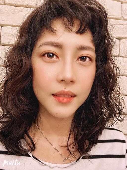 女生長髮、短瀏海、女生染髮