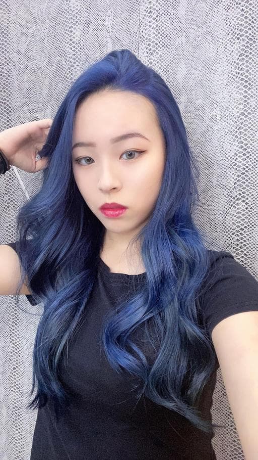 女生長髮